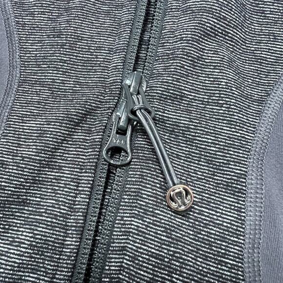Lululemon Full Zip Define Jacket SIZE 8 Gray Stretch Long Sleeve Thumbholes - Picture 8 of 11